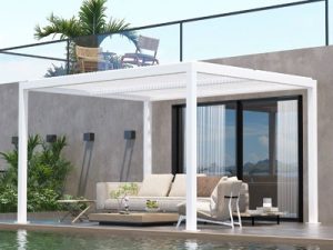 How do retractable pergolas provide more freedom and comfort in Dubai?