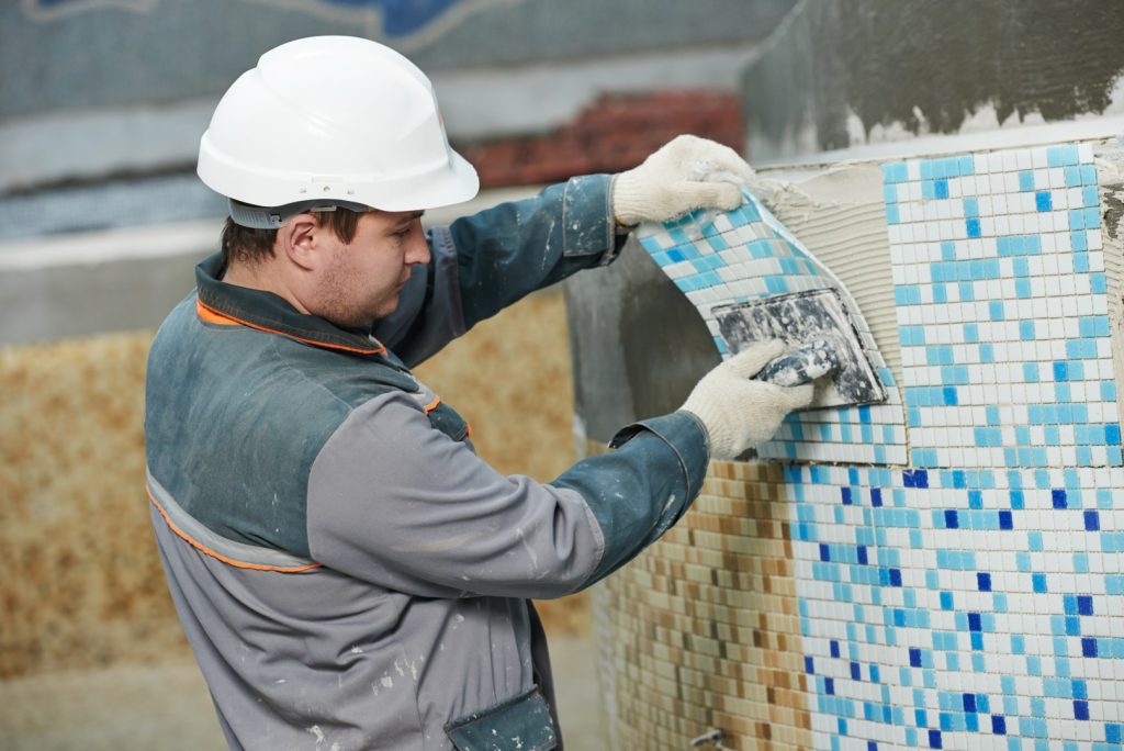 Things to Consider Before Hiring a Swimming Pool Contractor